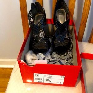 Black heels size 6.5